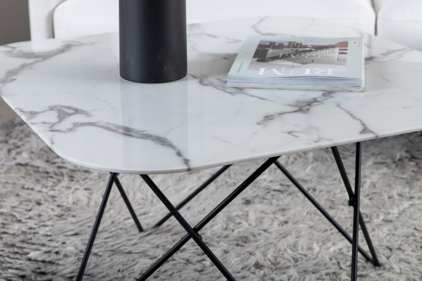 Tristar Couchtisch aus Metall und Glas in Weiß