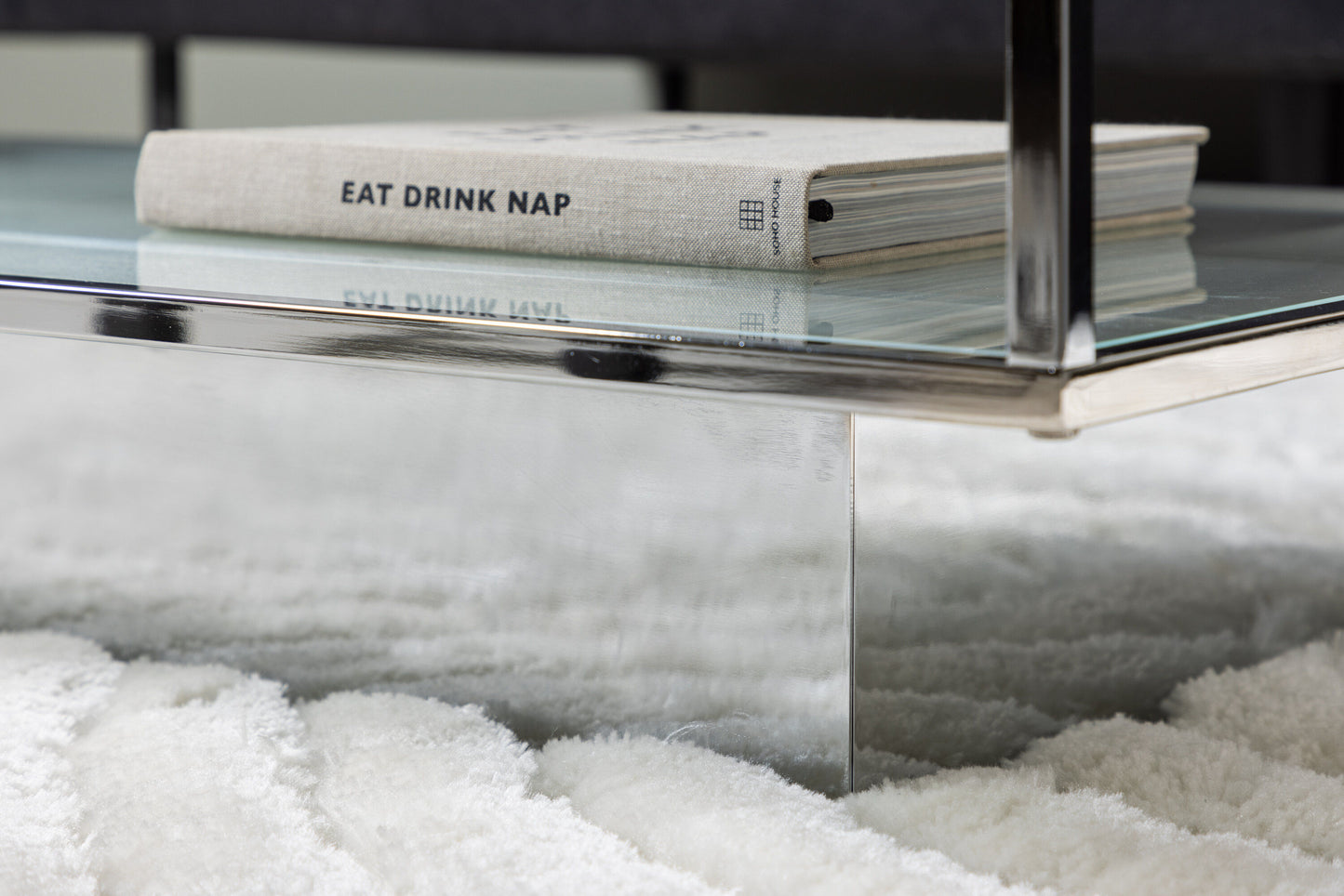 Couchtisch Maglehem aus Glas mit Metallgestell