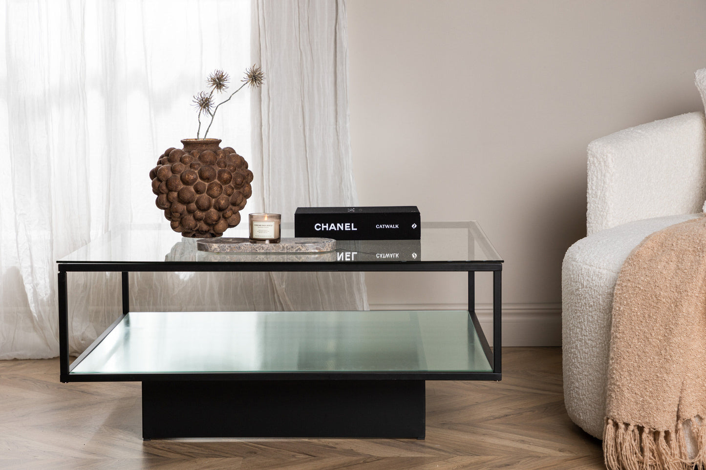 Maglehem Couchtisch aus Metall und Glas in Schwarz
