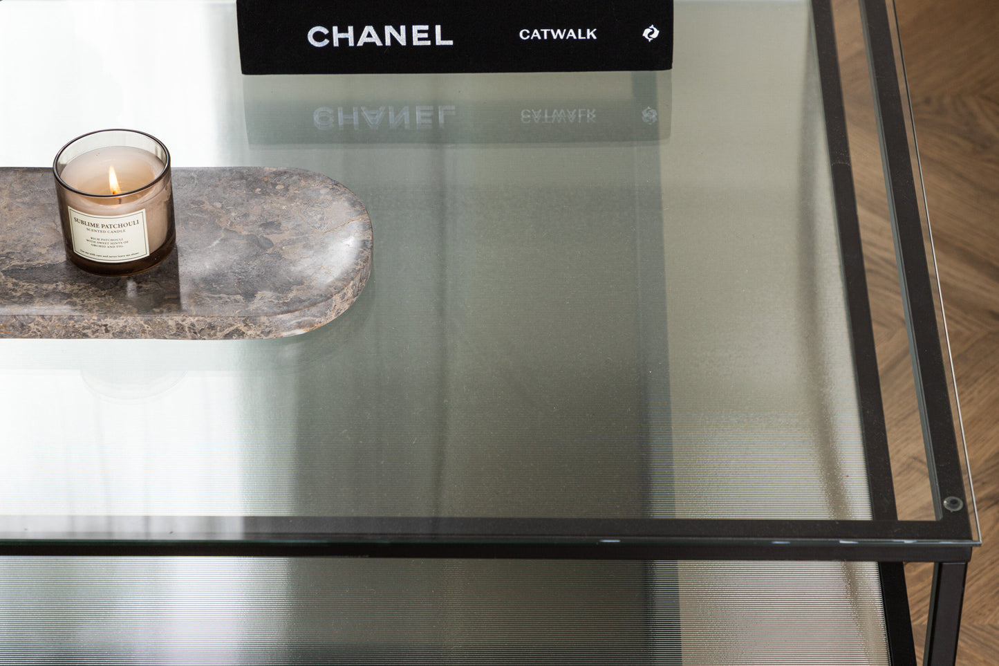 Maglehem Couchtisch aus Metall und Glas in Schwarz