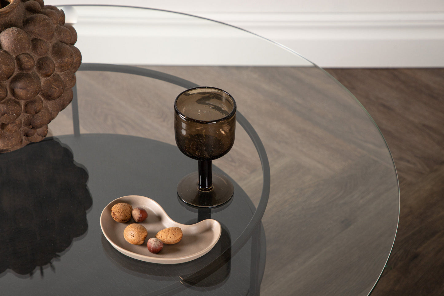 Bovall Couchtisch aus Eschenholz und Glas in Schwarz