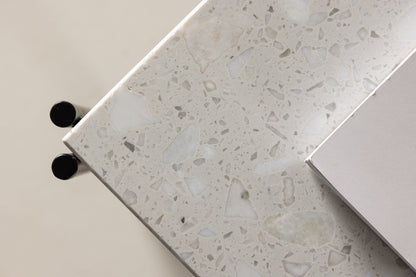 Razzia Couchtisch aus Stahl/Terrazzo in Weiß/Schwarz