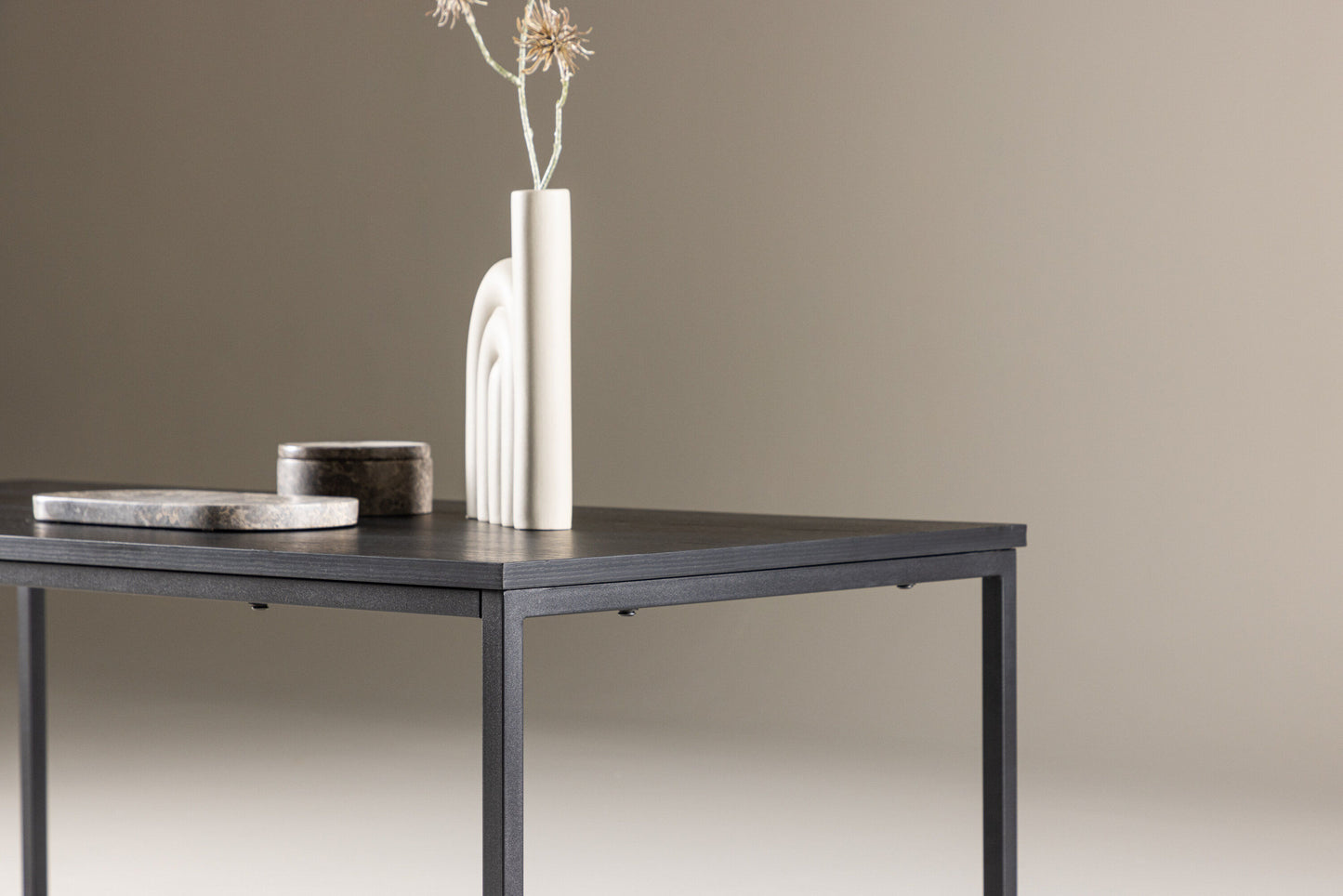 Mallan Couchtisch aus Stahl/MDF in Schwarz