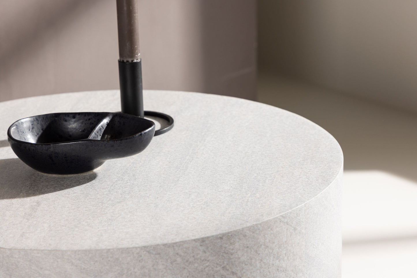 York Couchtisch aus MDF in Betonoptik, Ø 50cm
