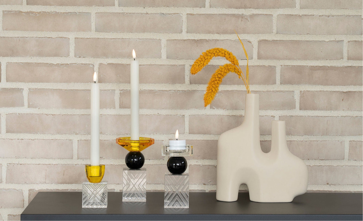Kira Vase, Keramik