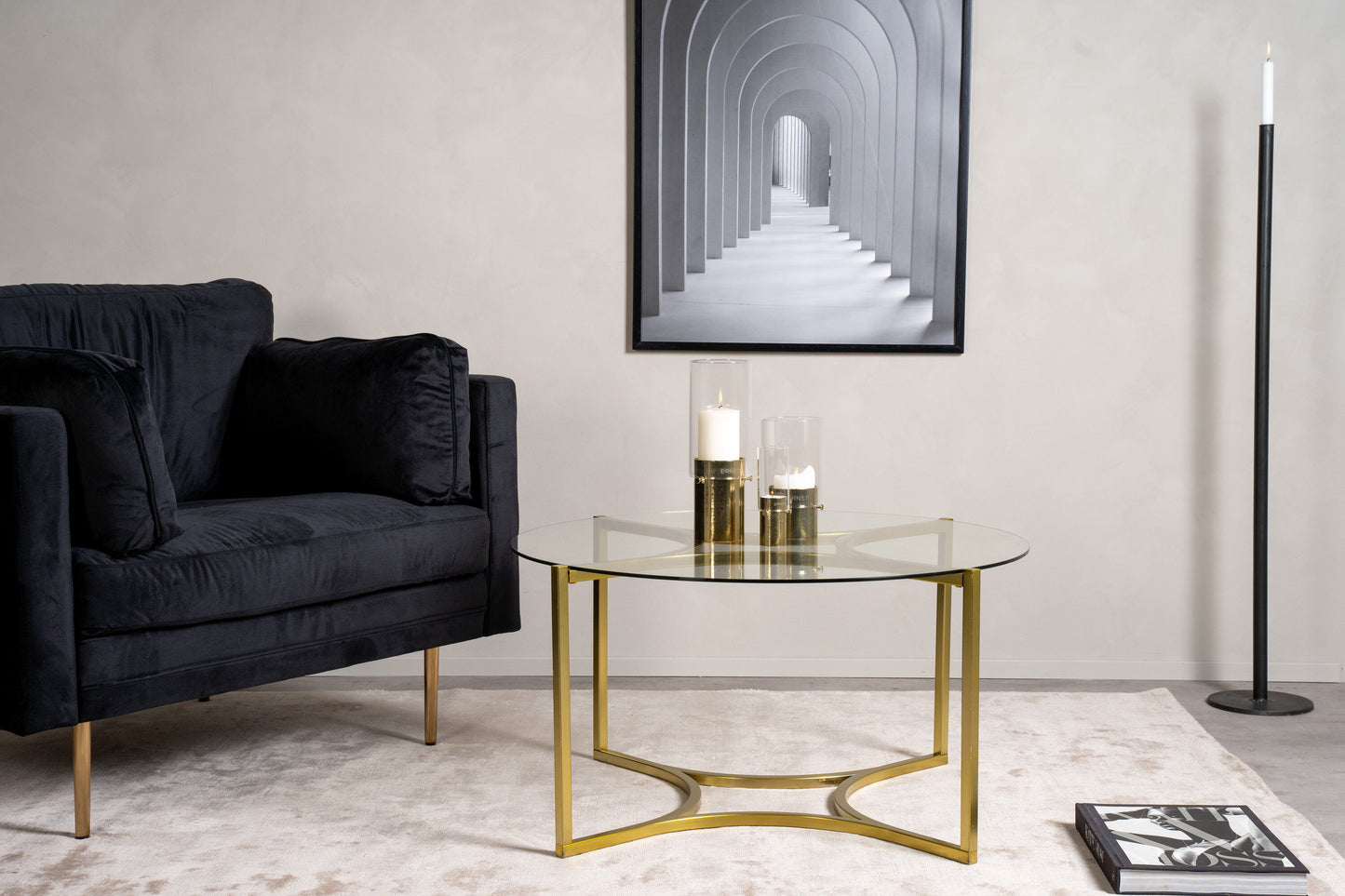 Kivik Couchtisch aus Glas und Stahl in Gold